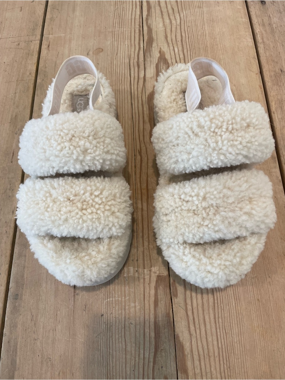 UGG Oh Fluffita size 7